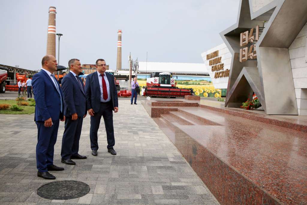Глава региона подчеркнул важность взаимодействия с Ростсельмаш 