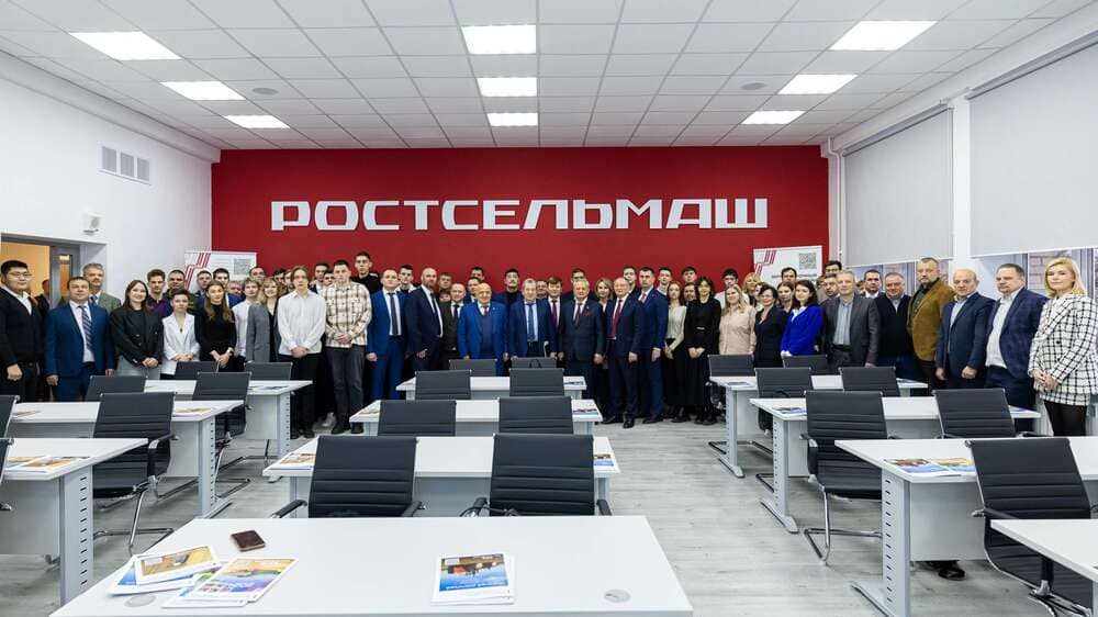 Фотография на память Российский государственный аграрный университет имени К.А. Тимирязева и Ростсельмаш укрепили сотрудничество