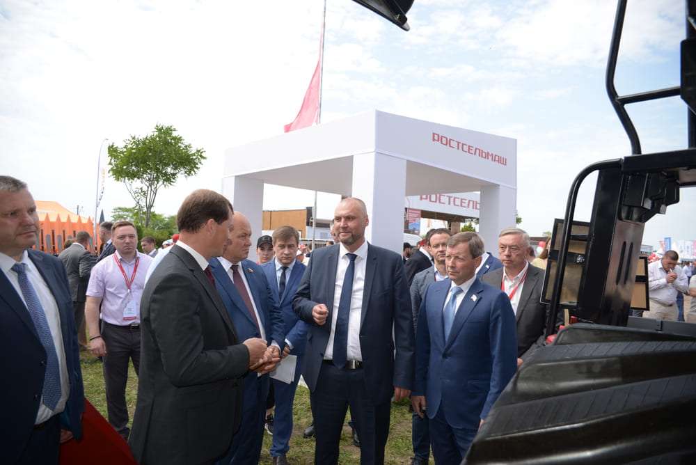 Ростсельмаш на выставке «Золотая Нива» Ростсельмаш на выставке «Золотая Нива»