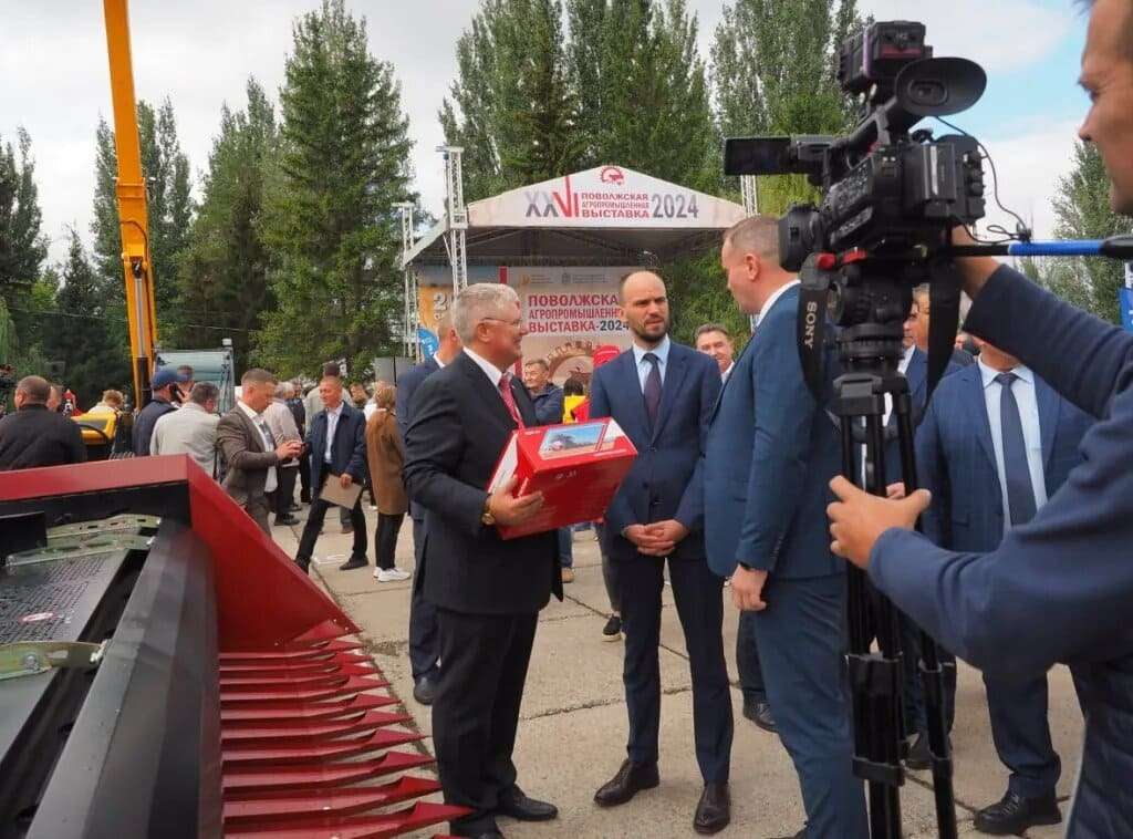 На стенде Ростсельмаш – встречи, переговоры, обсуждения