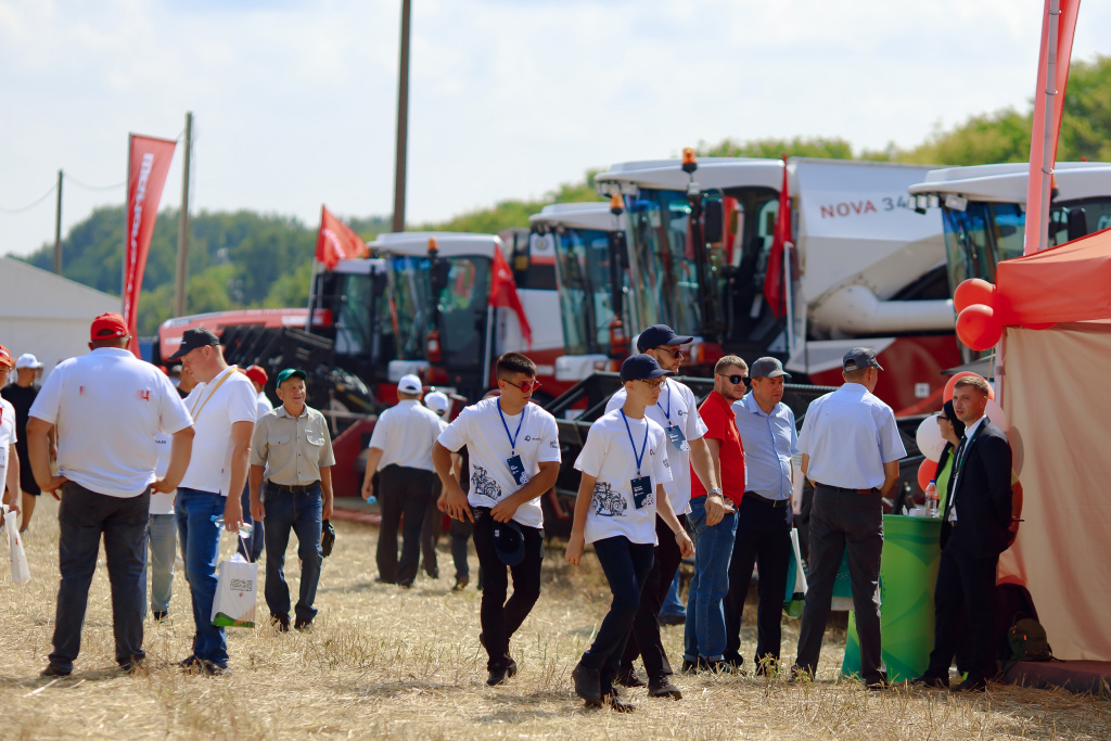 Ростсельмаш: техника, проверенная Оренбургской областью