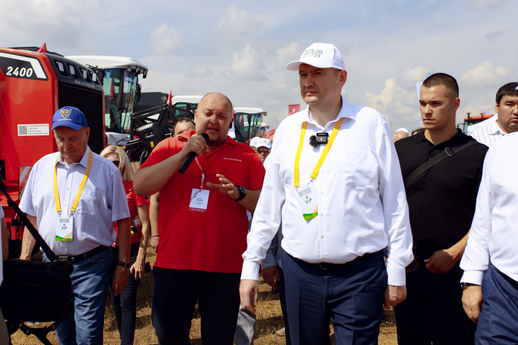 Ростсельмаш: техника, проверенная Оренбургской областью